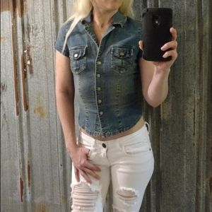 VINTAGE Sexy Denim Pocketed Snap Front Form Fitting Hot Kiss Shirt